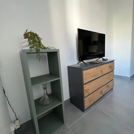 3 Pieces Art **** Apartment
