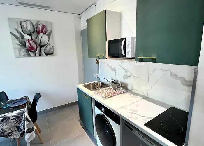3 Pieces Art **** Apartment